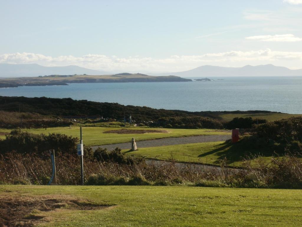 Blackthorn Farm Holyhead Exterior foto